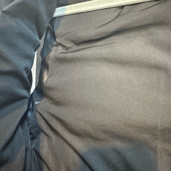 Zara Women’s Puffer Vest Size Medium - Picture 5 of 5